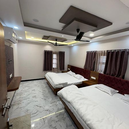 Shree Trilokeshwar Guest House Ujjain Exterior foto
